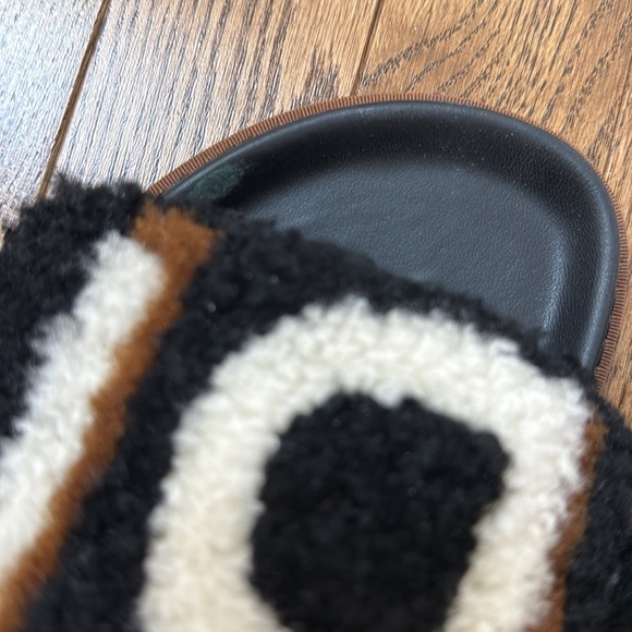 Fendi Shearling logo slides - Picture 3 of 7